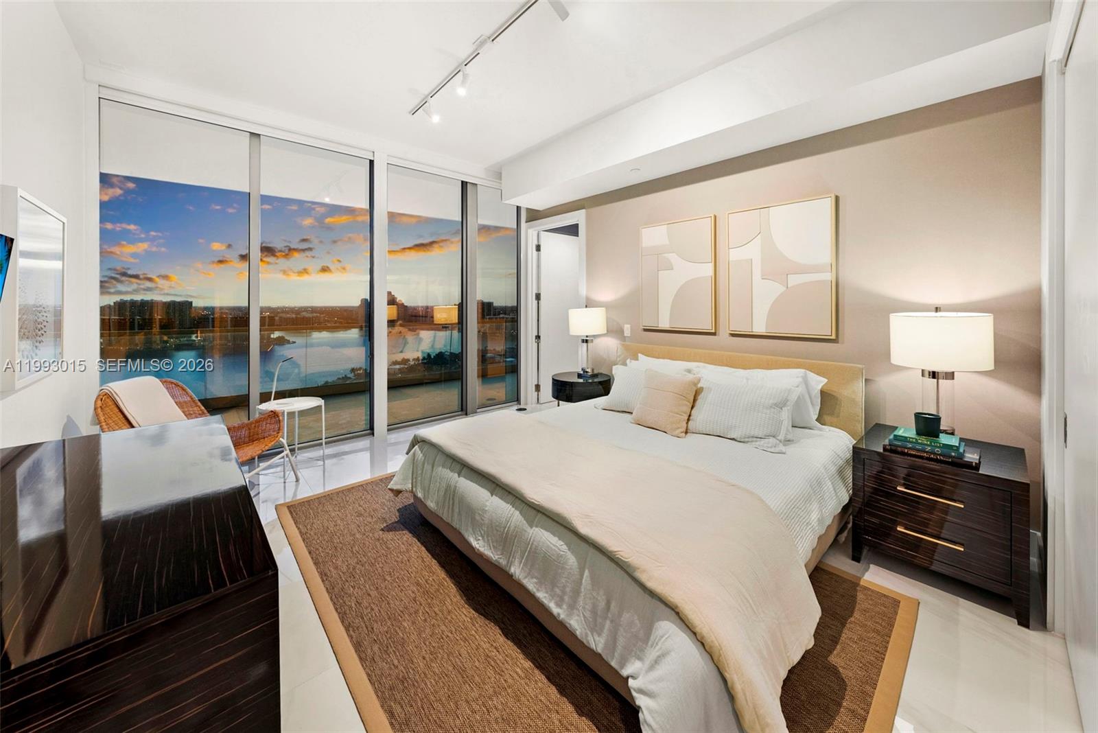 image Turnberry Ocean Club68