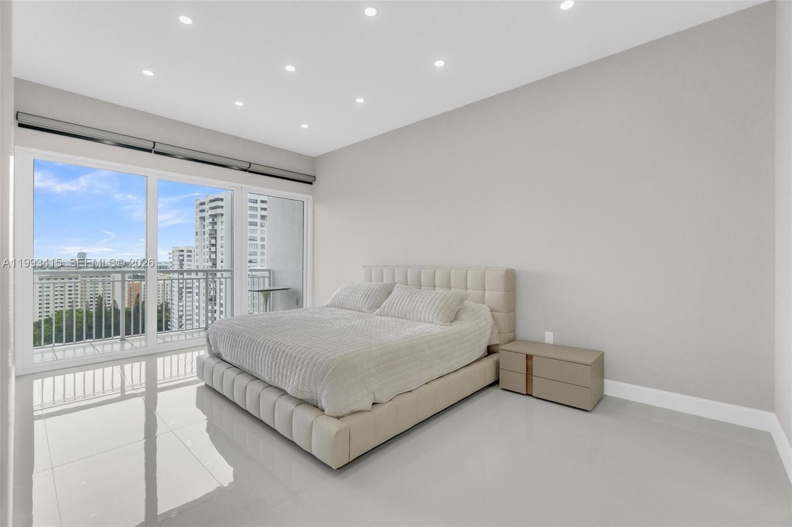 18011 Biscayne Blvd #PH04 Aventura, FL 33160