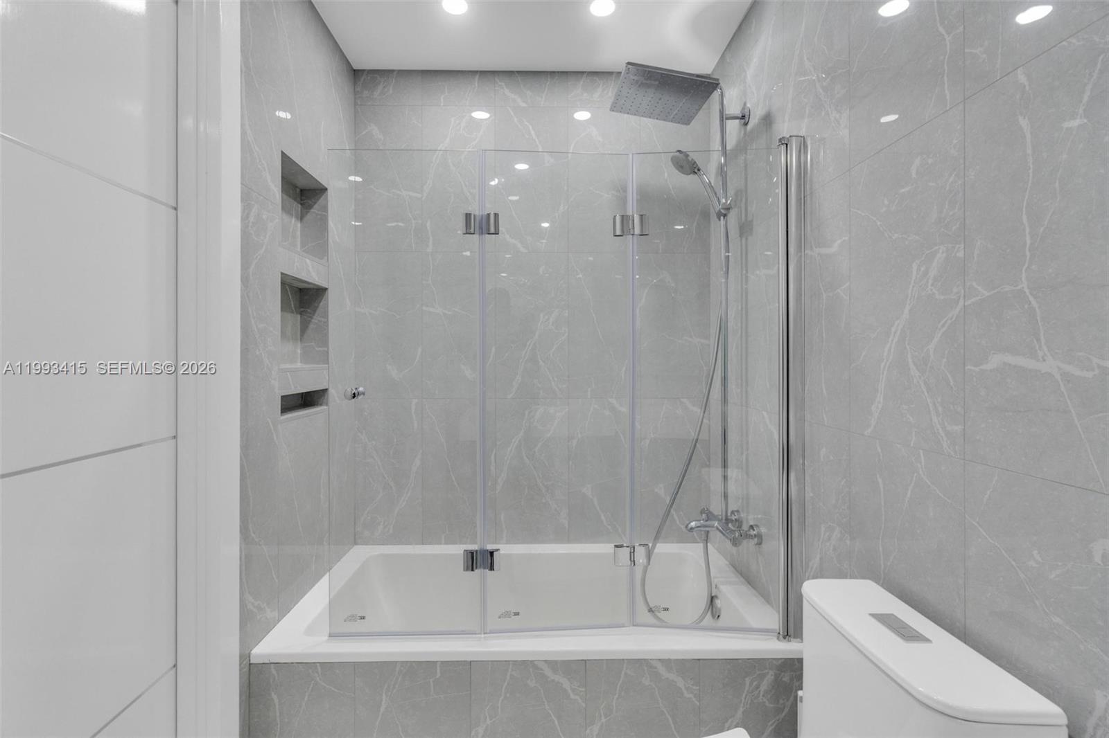 18011 Biscayne Blvd #PH04 Aventura, FL 33160