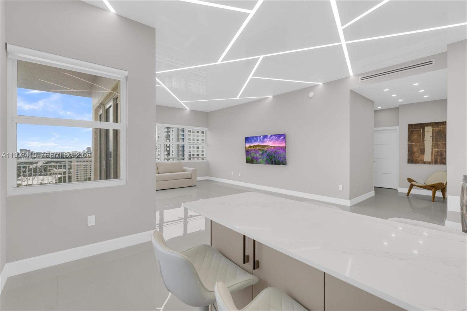 18011 Biscayne Blvd #PH04 Aventura, FL 33160