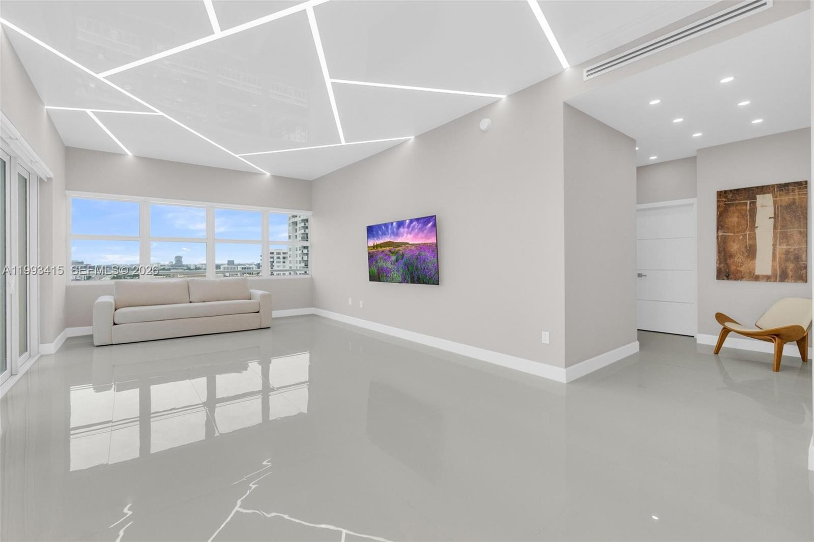 18011 Biscayne Blvd #PH04 Aventura, FL 33160