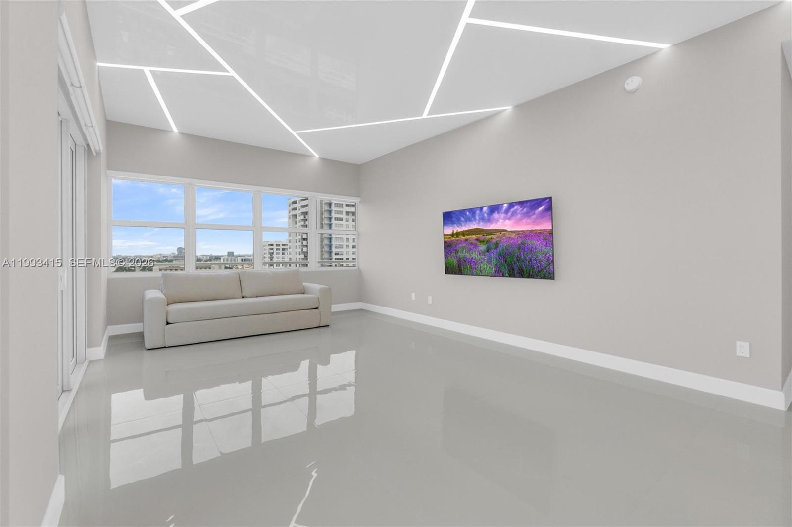 18011 Biscayne Blvd #PH04 Aventura, FL 33160