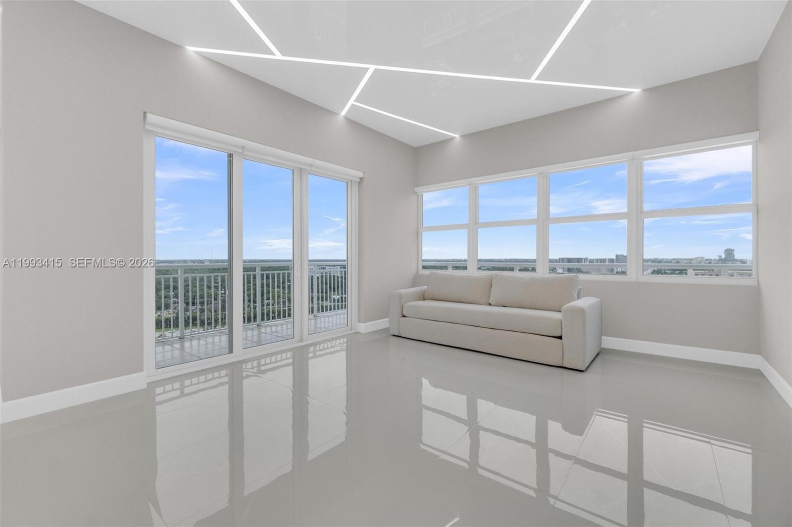 18011 Biscayne Blvd #PH04 Aventura, FL 33160