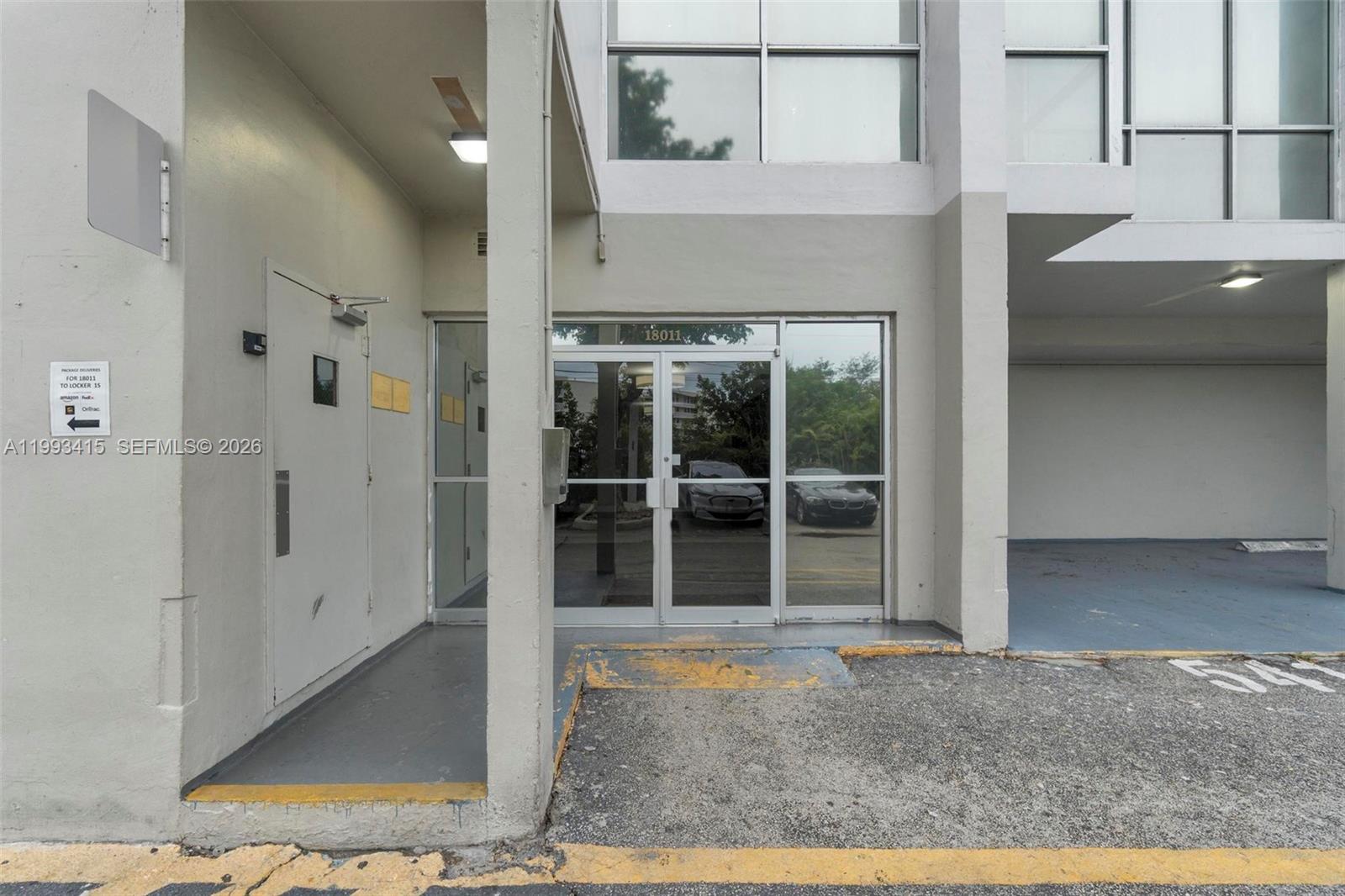 18011 Biscayne Blvd #PH04 Aventura, FL 33160