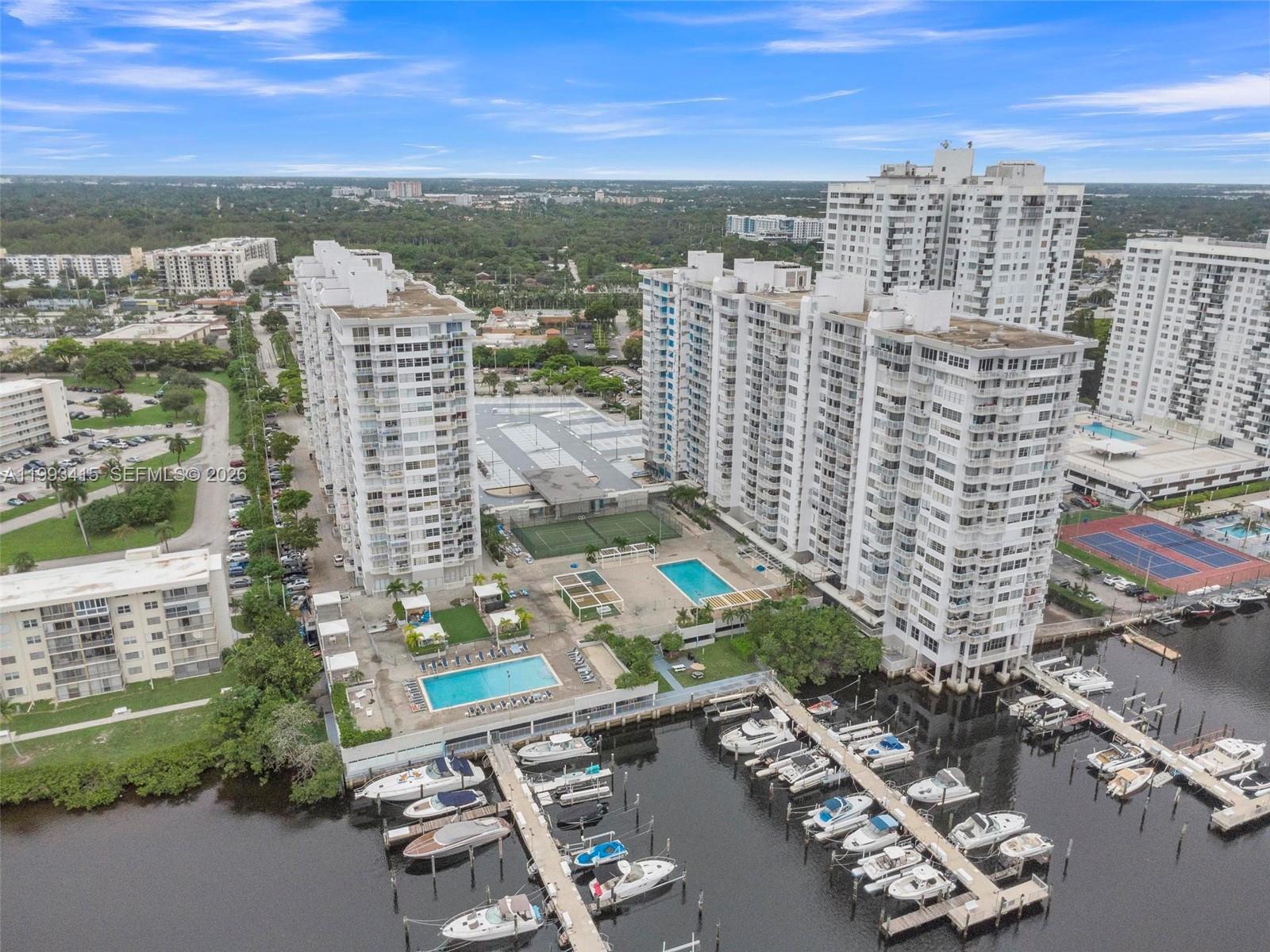 18011 Biscayne Blvd #PH04 Aventura, FL 33160