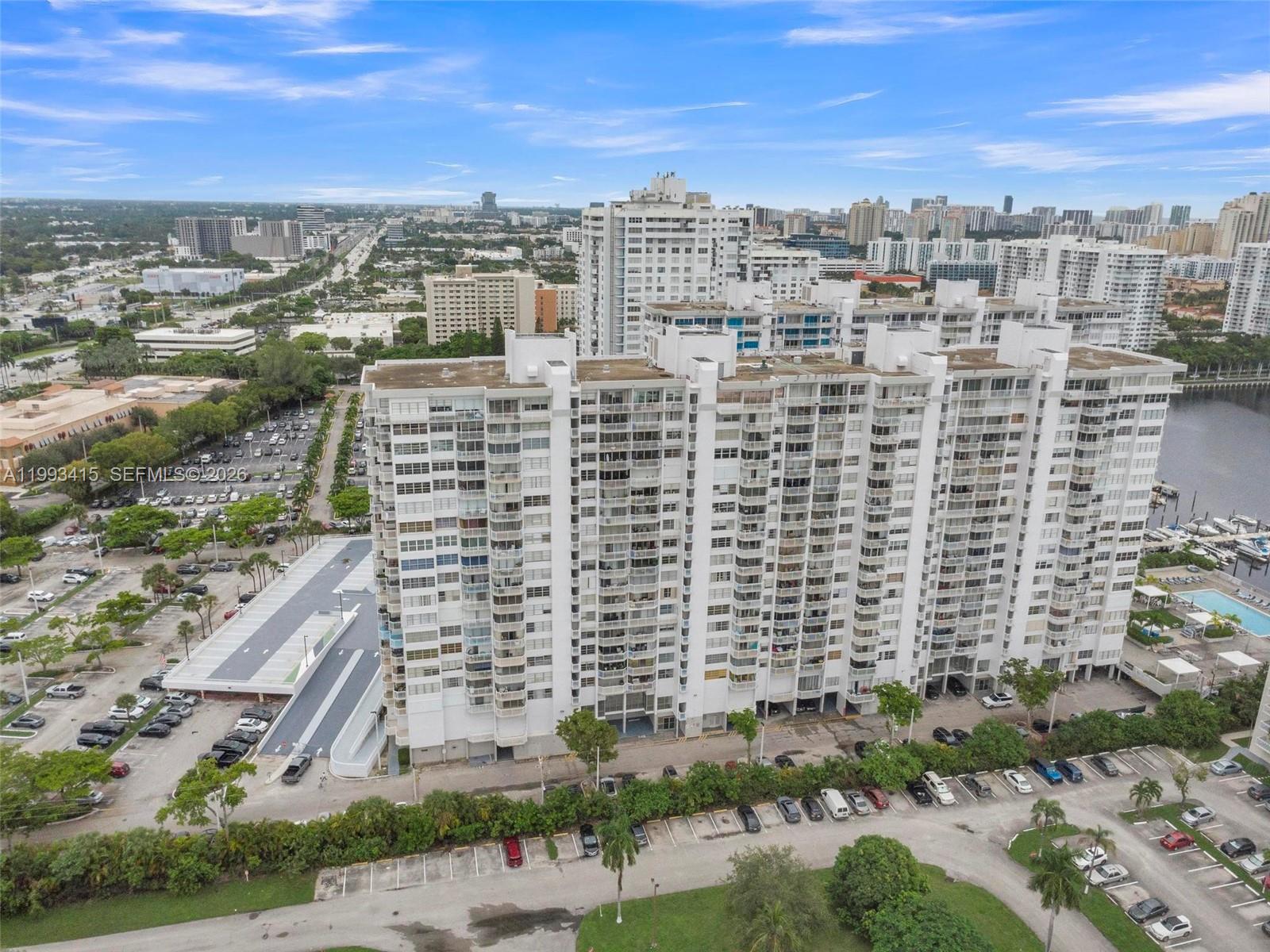 18011 Biscayne Blvd #PH04 Aventura, FL 33160