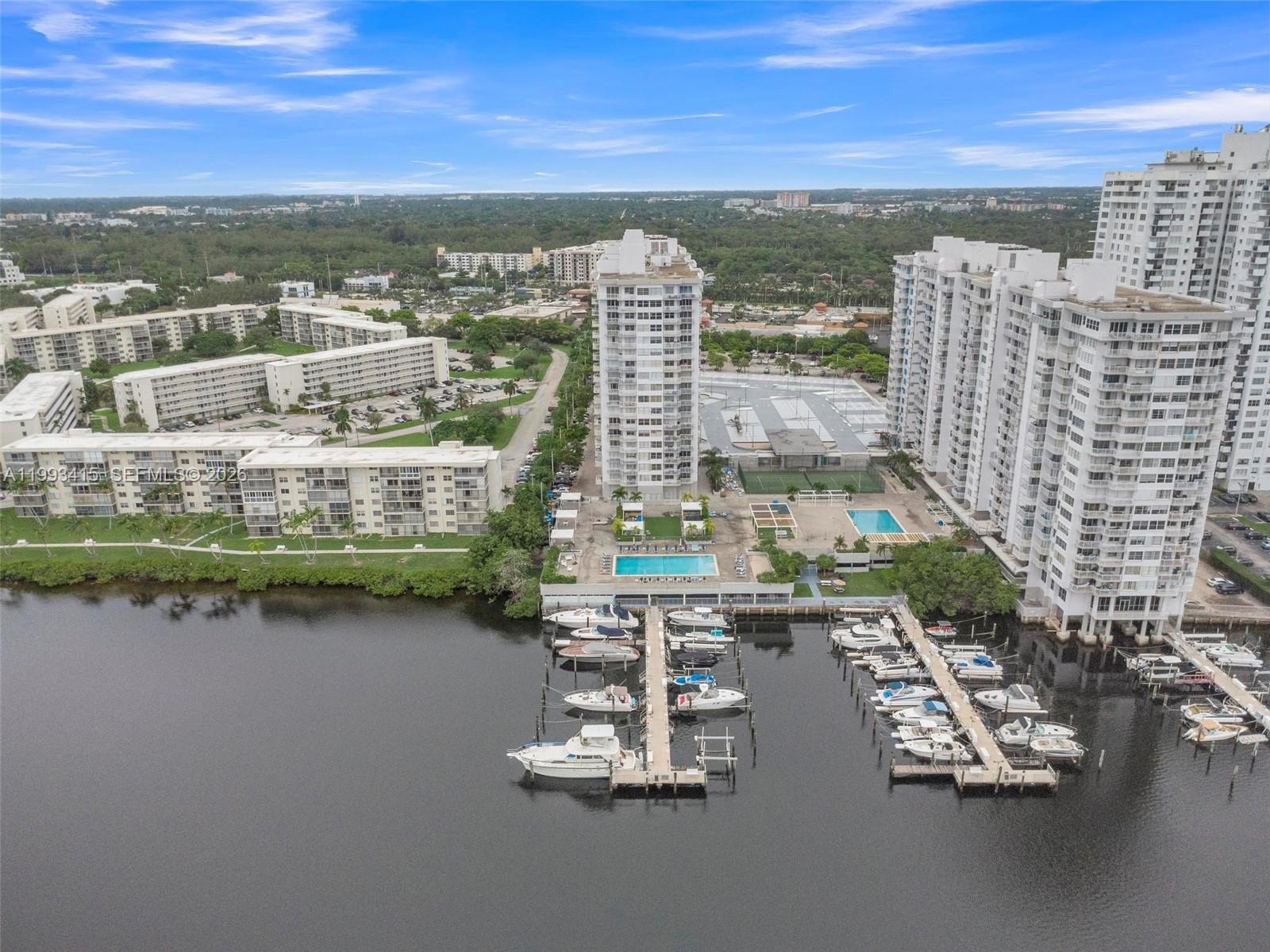 18011 Biscayne Blvd #PH04 Aventura, FL 33160
