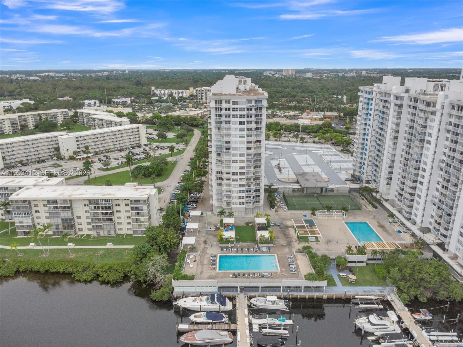 18011 Biscayne Blvd #PH04 Aventura, FL 33160