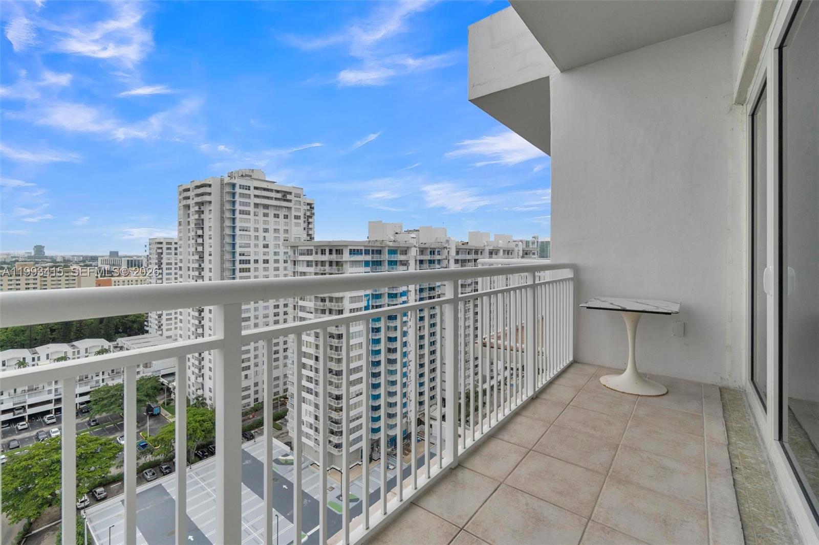 18011 Biscayne Blvd #PH04 Aventura, FL 33160