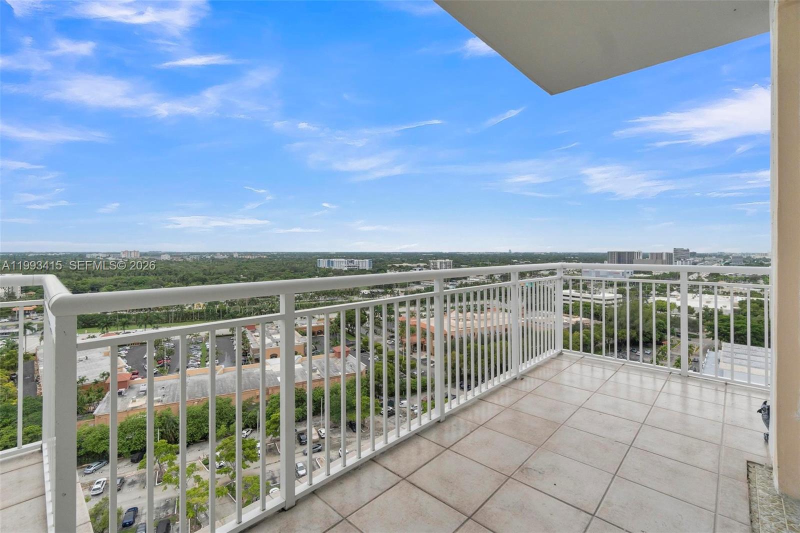18011 Biscayne Blvd #PH04 Aventura, FL 33160