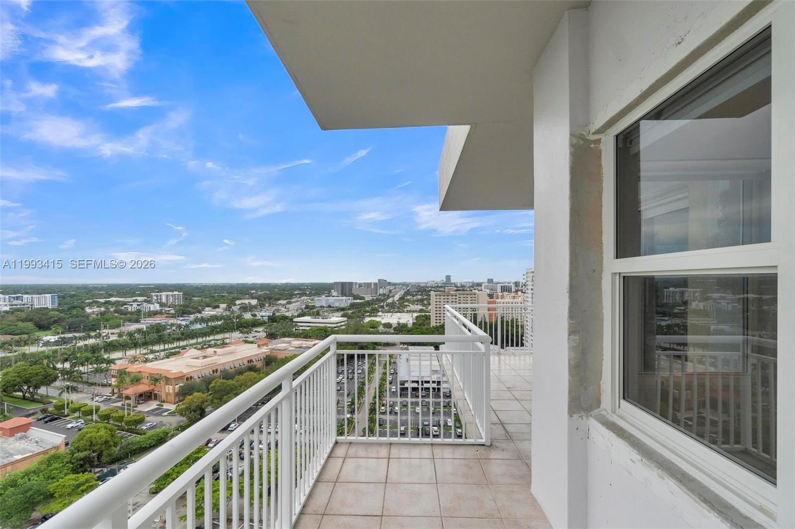 18011 Biscayne Blvd #PH04 Aventura, FL 33160