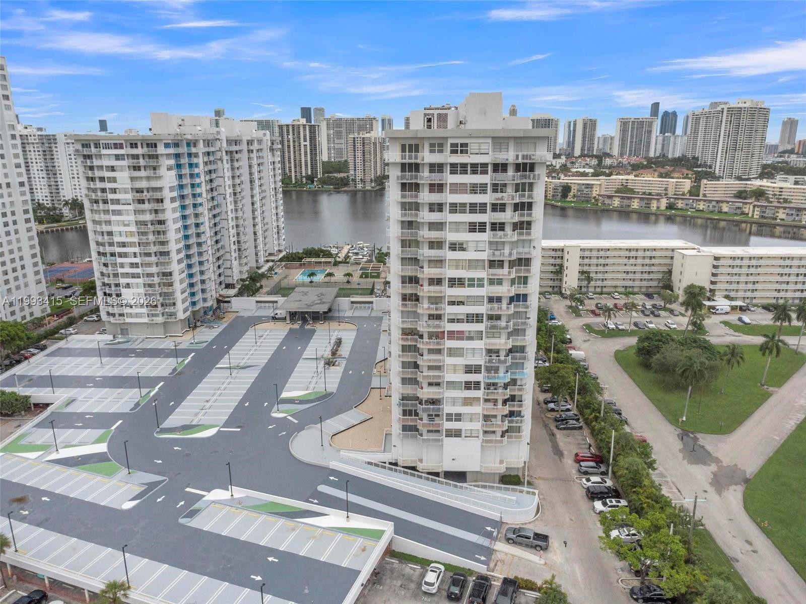 18011 Biscayne Blvd #PH04 Aventura, FL 33160
