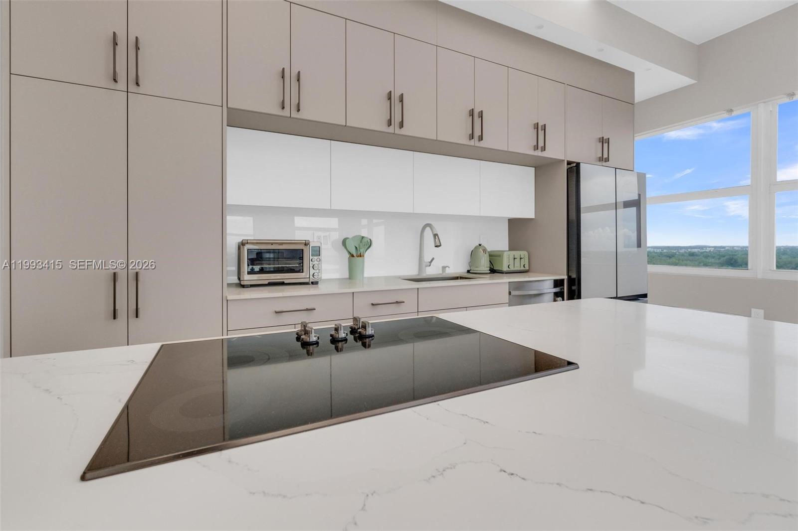 18011 Biscayne Blvd #PH04 Aventura, FL 33160