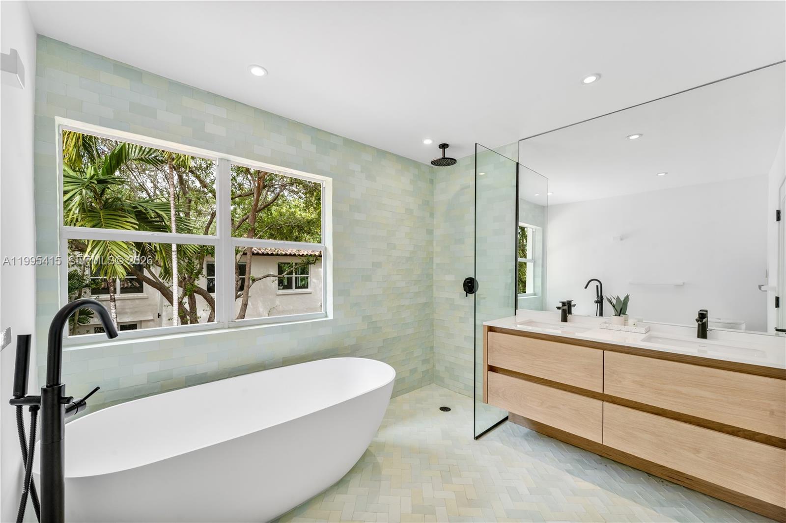 5812 Alton Rd Miami Beach, FL 33140