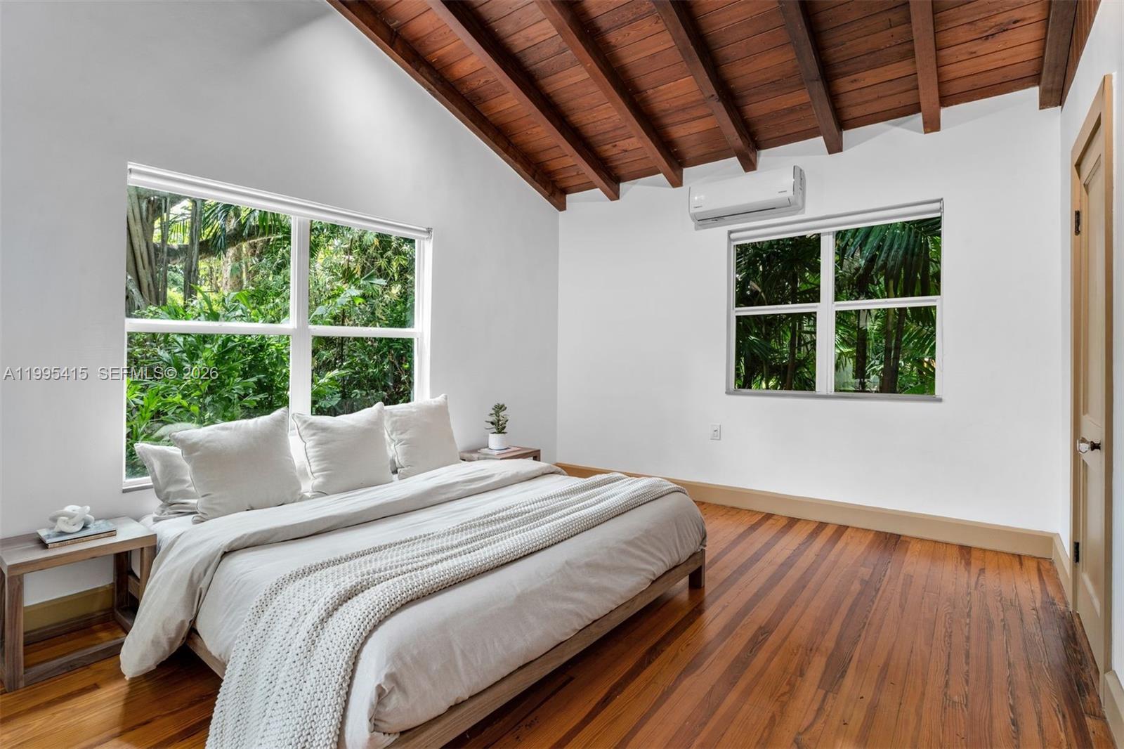 5812 Alton Rd Miami Beach, FL 33140