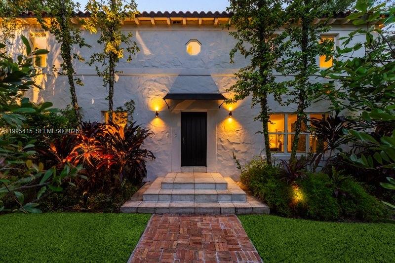 5812 Alton Rd Miami Beach, FL 33140