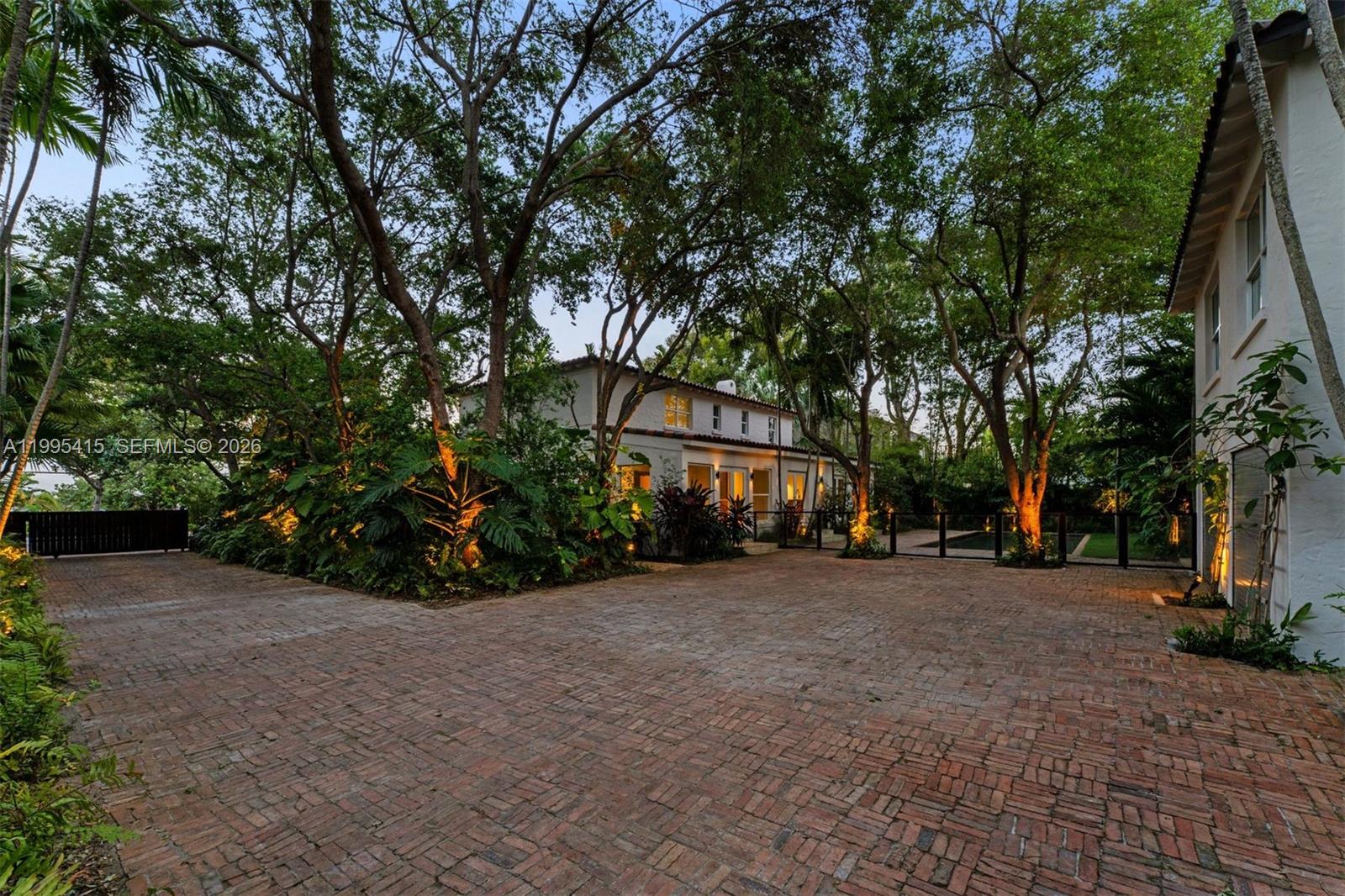 5812 Alton Rd Miami Beach, FL 33140