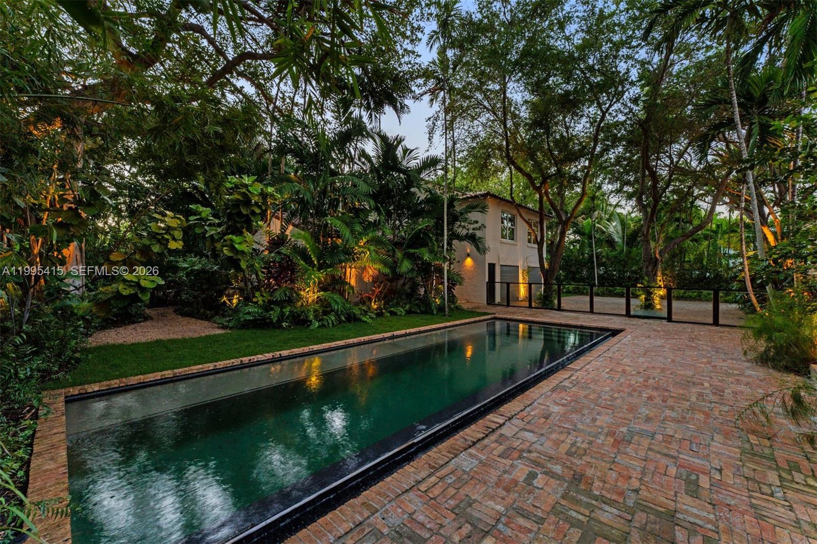 5812 Alton Rd Miami Beach, FL 33140