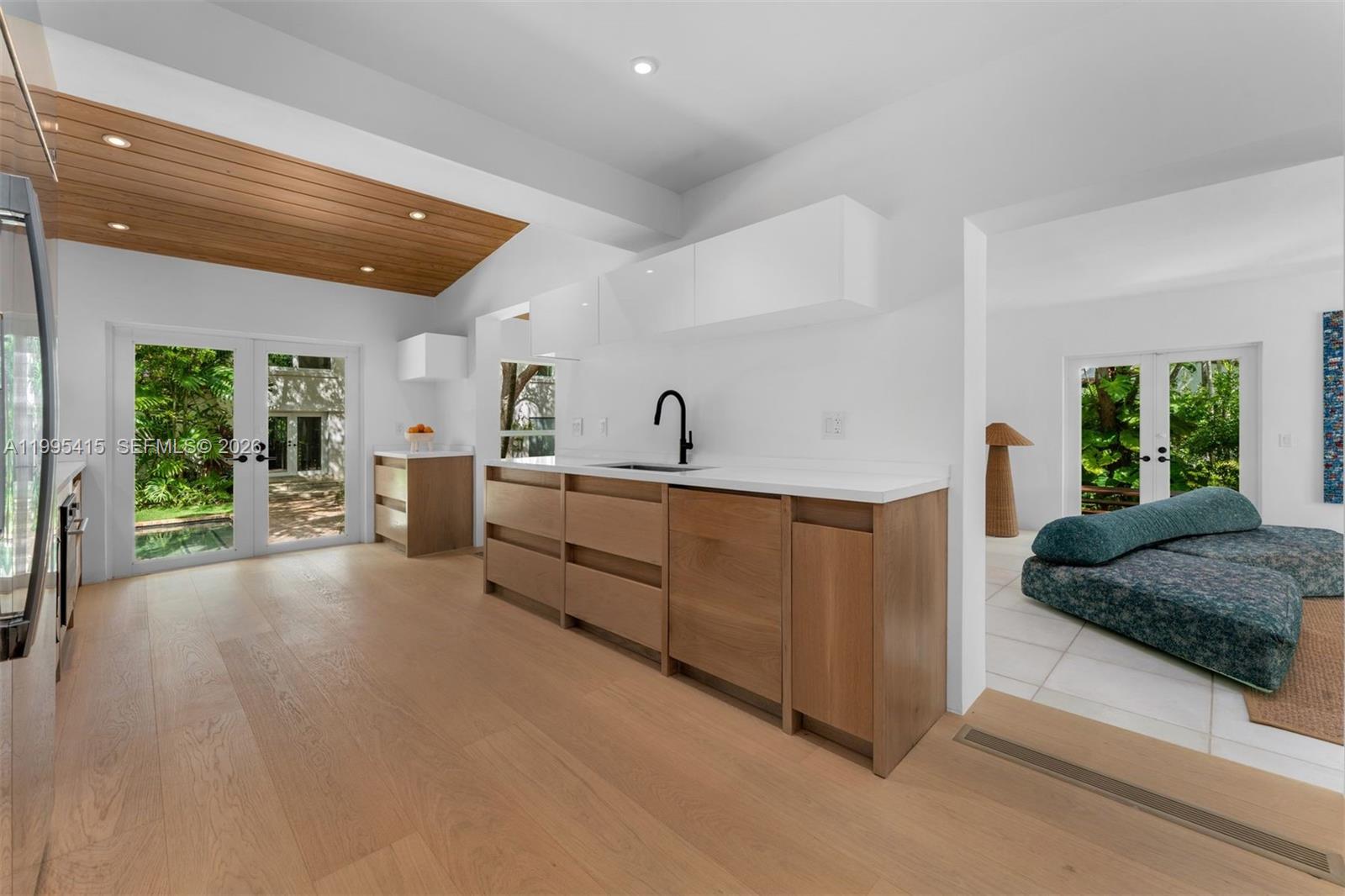 5812 Alton Rd Miami Beach, FL 33140