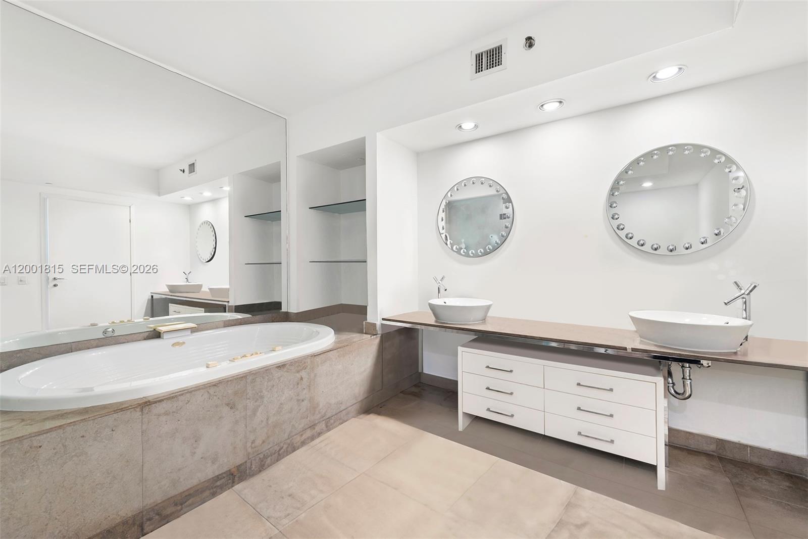 450 Alton Rd #2704 Miami Beach, FL 33139