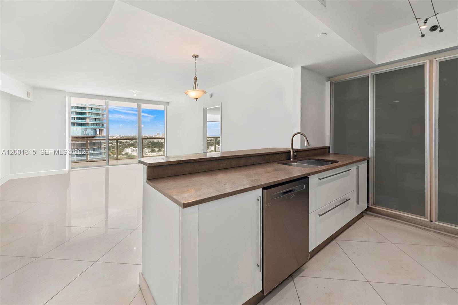 450 Alton Rd #2704 Miami Beach, FL 33139