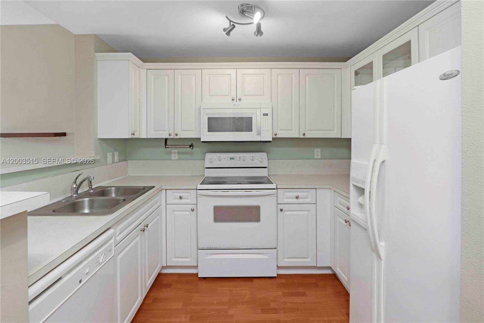 image Ten Aragon Condo10