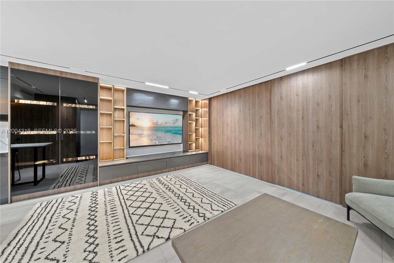 2301 Collins Ave #432 Miami Beach, FL 33139
