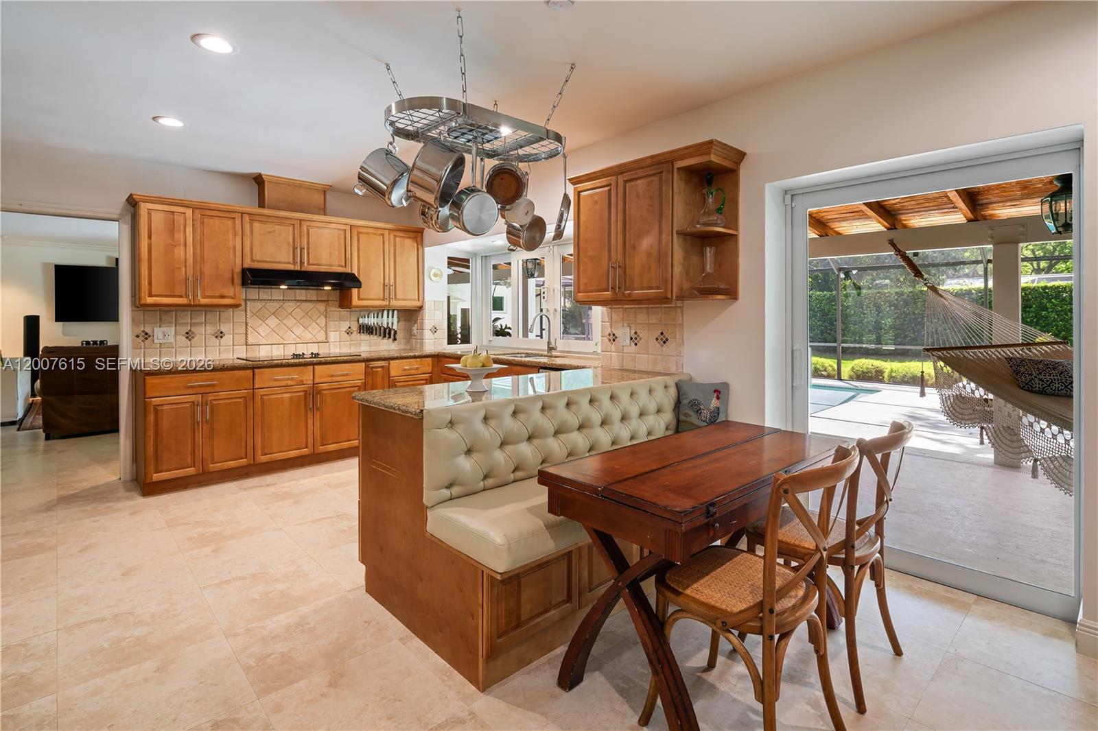 16032 SW 74th Pl Palmetto Bay, FL 33157