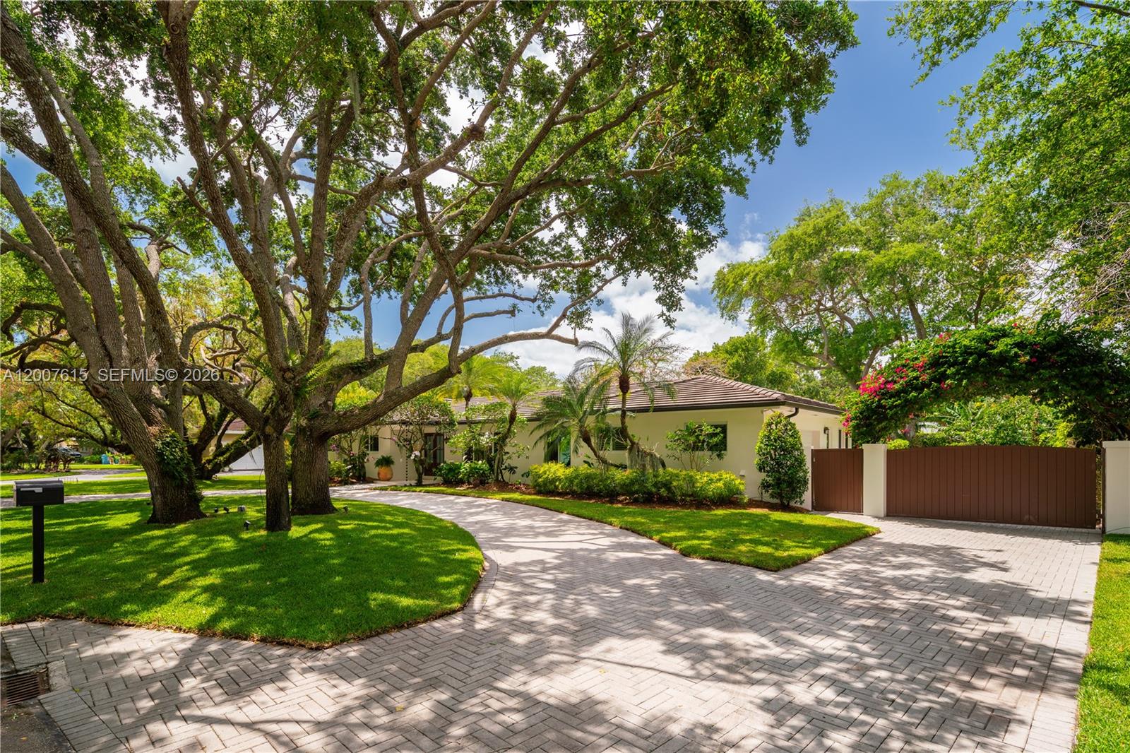 16032 SW 74th Pl Palmetto Bay, FL 33157
