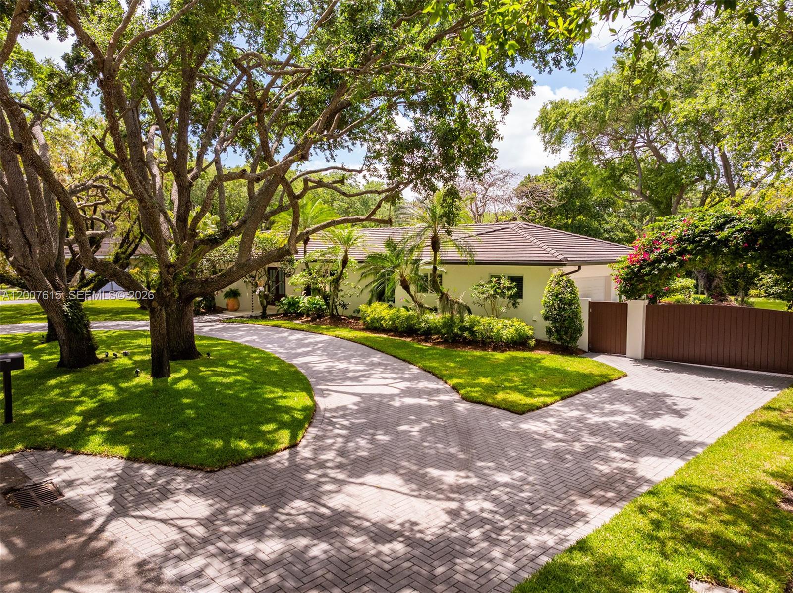 16032 SW 74th Pl Palmetto Bay, FL 33157