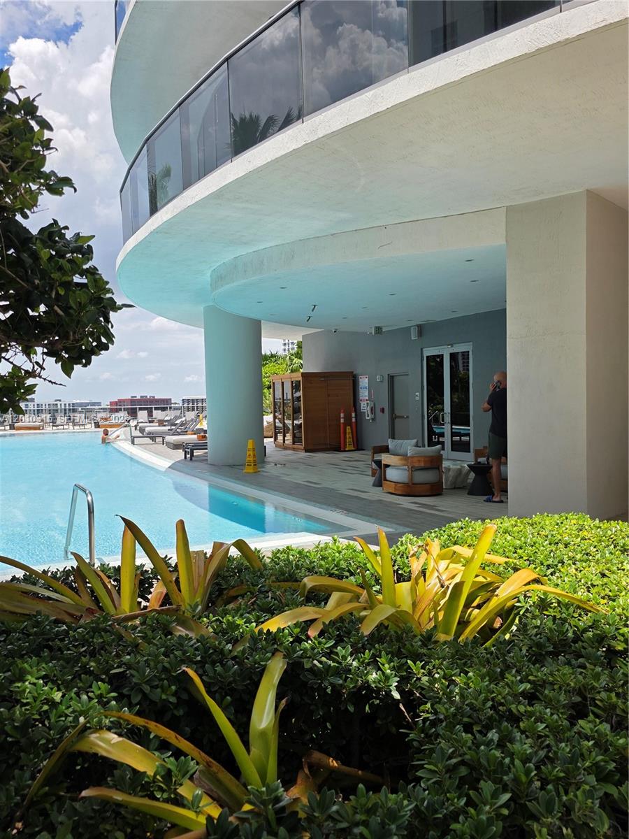 image Aria on the Bay37