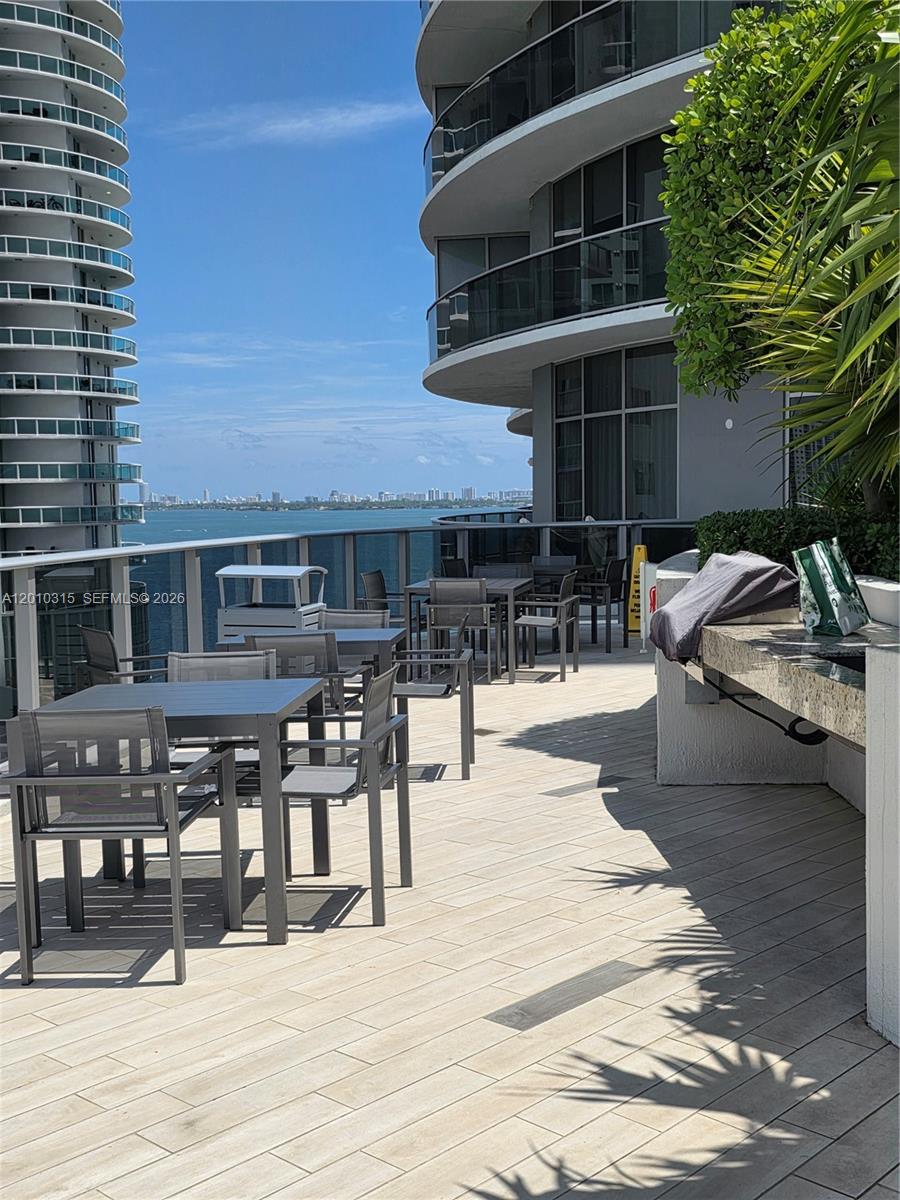 image Aria on the Bay41