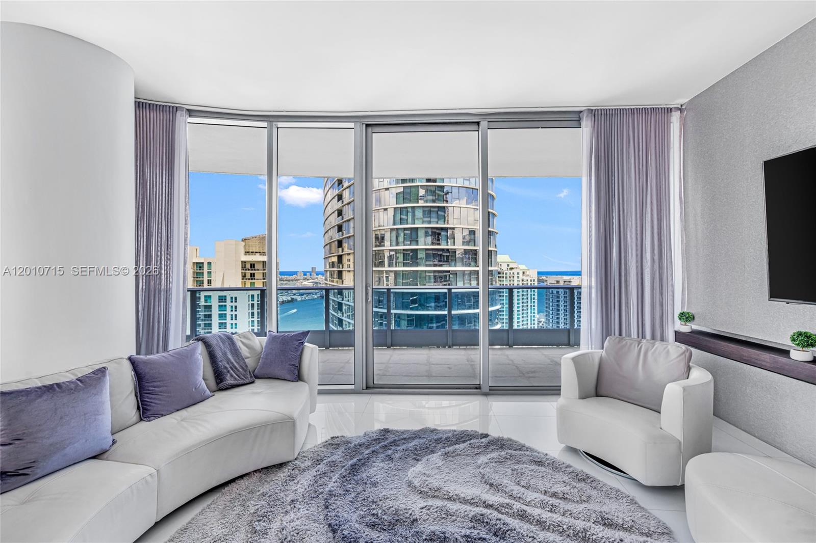 200 Biscayne Blvd Way #4401 Miami, FL 33131