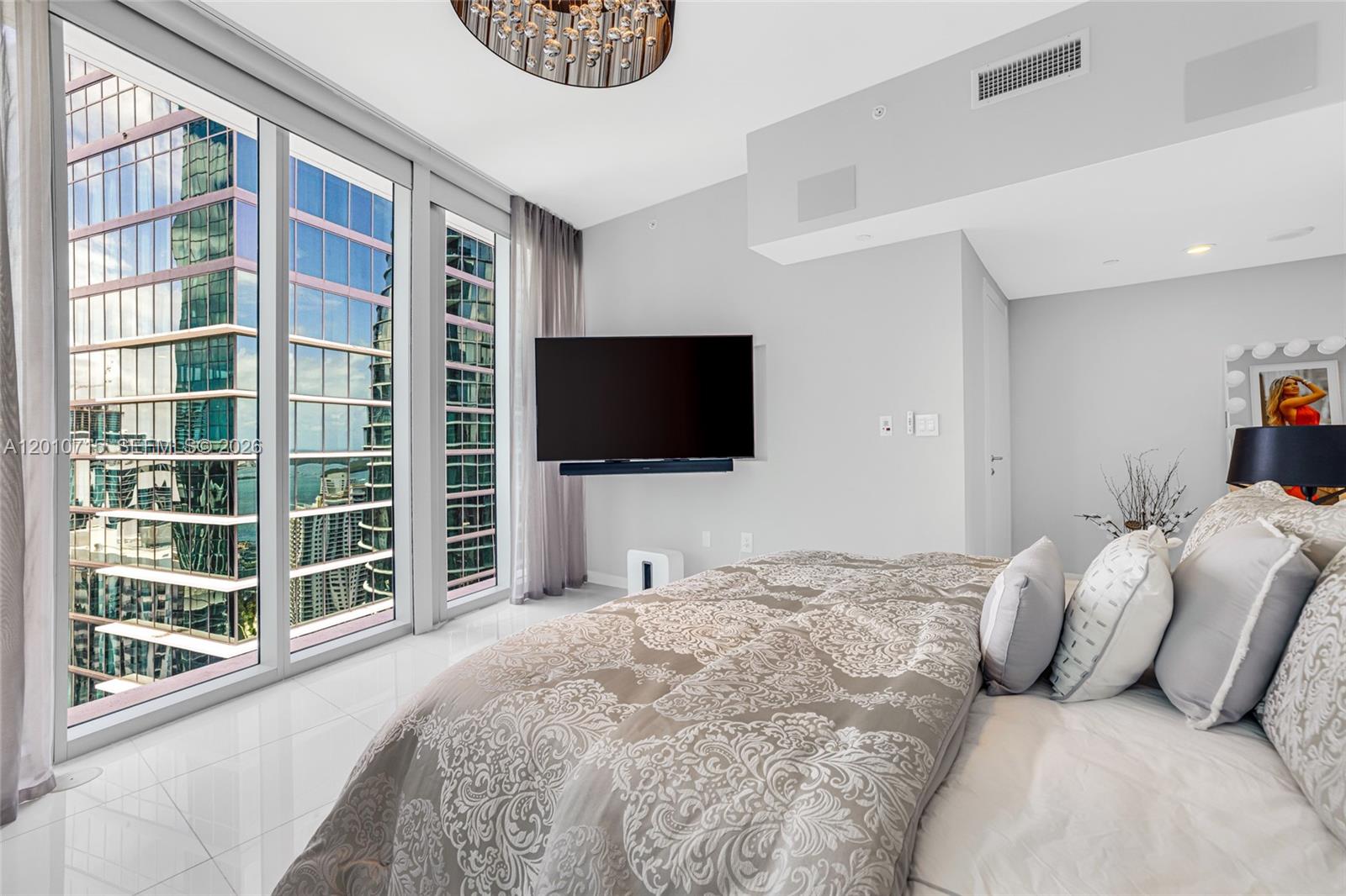 200 Biscayne Blvd Way #4401 Miami, FL 33131
