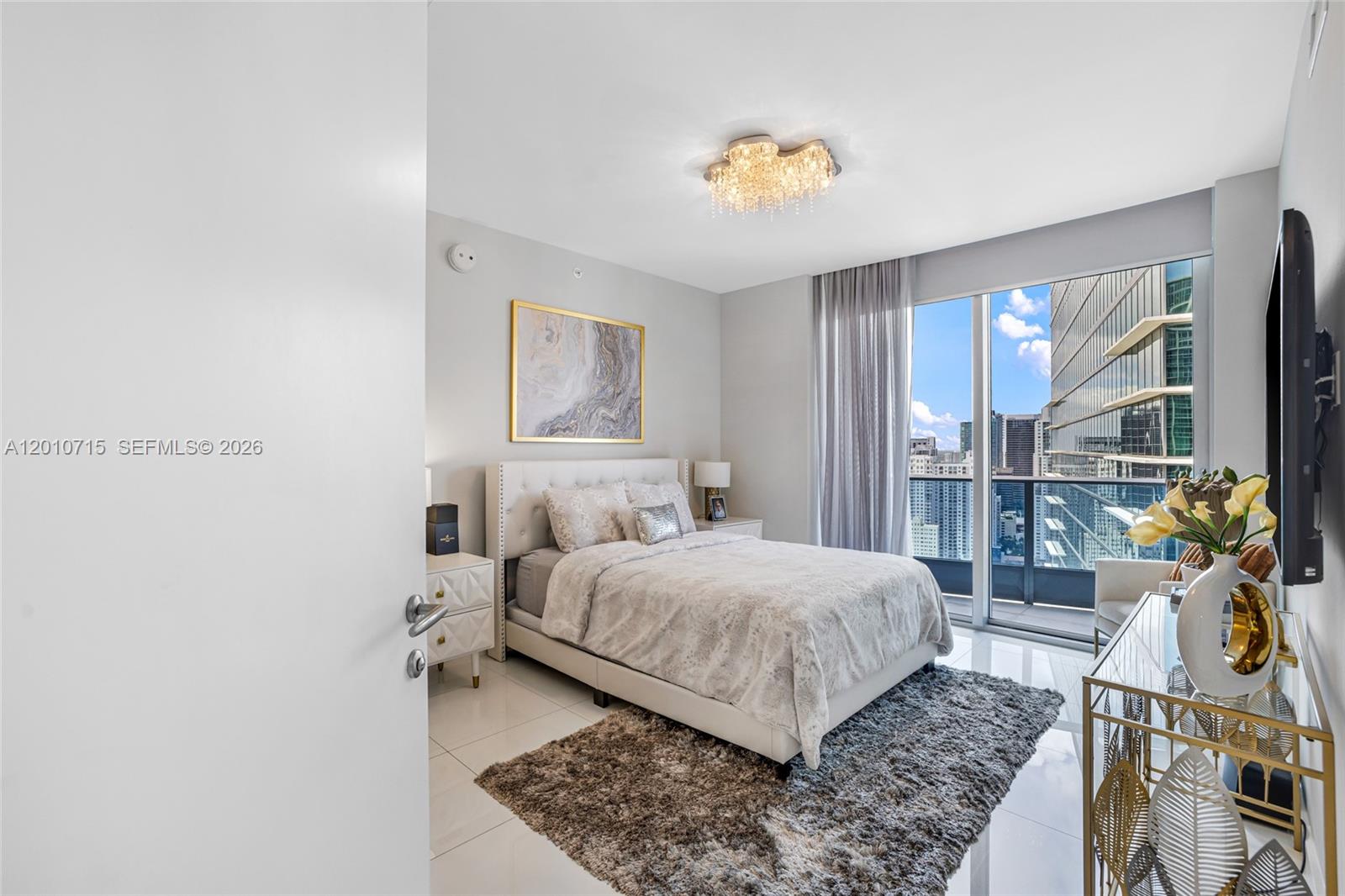 200 Biscayne Blvd Way #4401 Miami, FL 33131