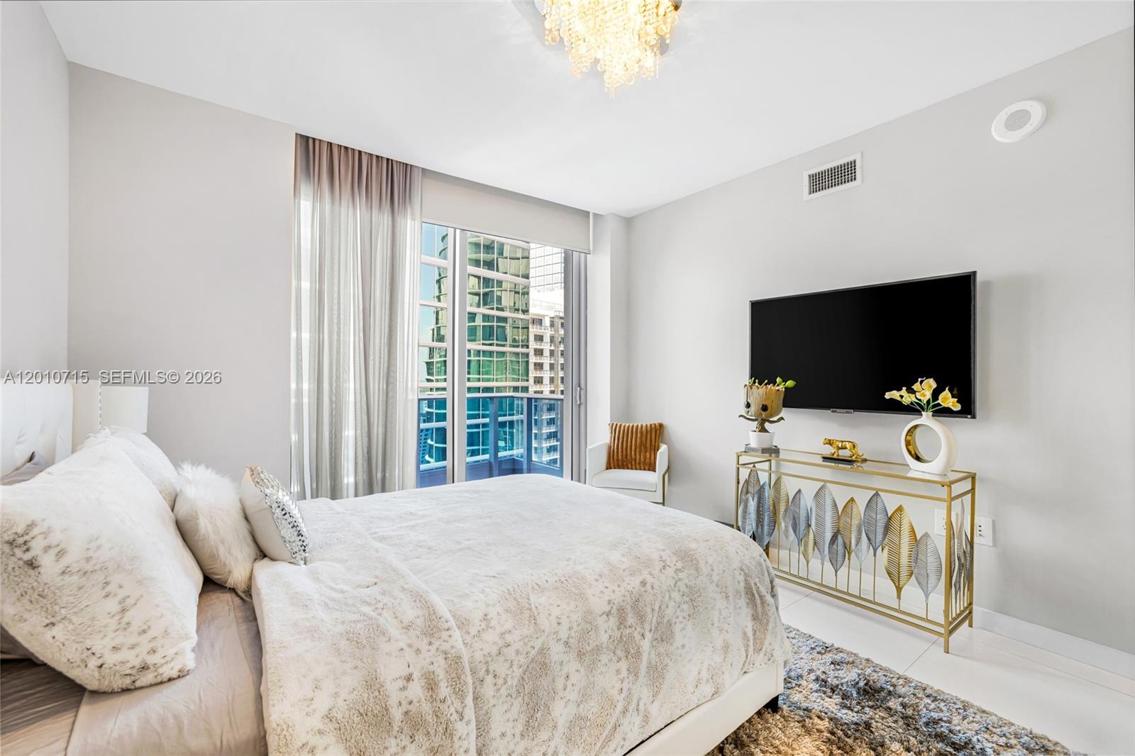 200 Biscayne Blvd Way #4401 Miami, FL 33131