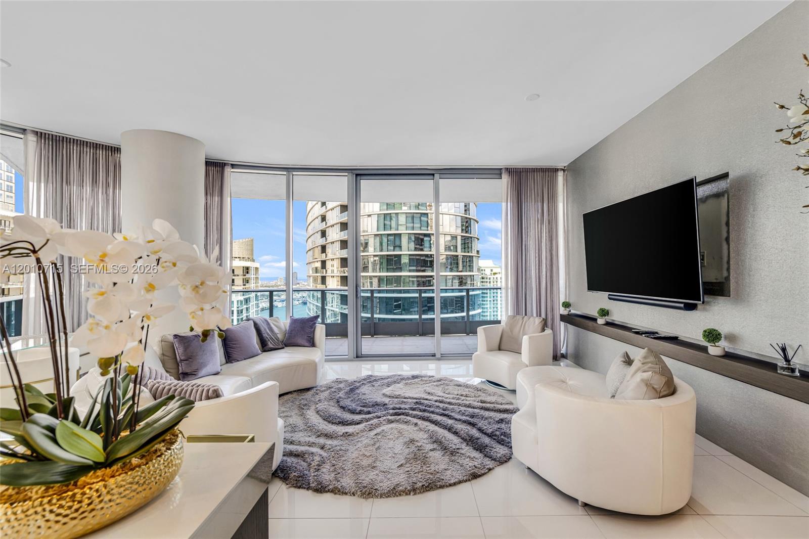 200 Biscayne Blvd Way #4401 Miami, FL 33131