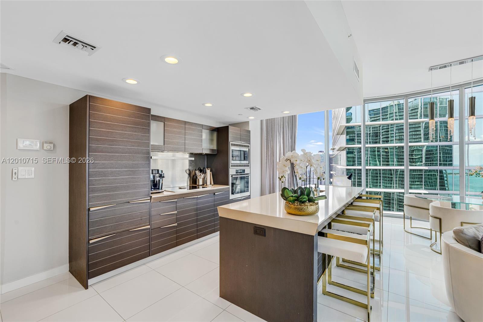 200 Biscayne Blvd Way #4401 Miami, FL 33131