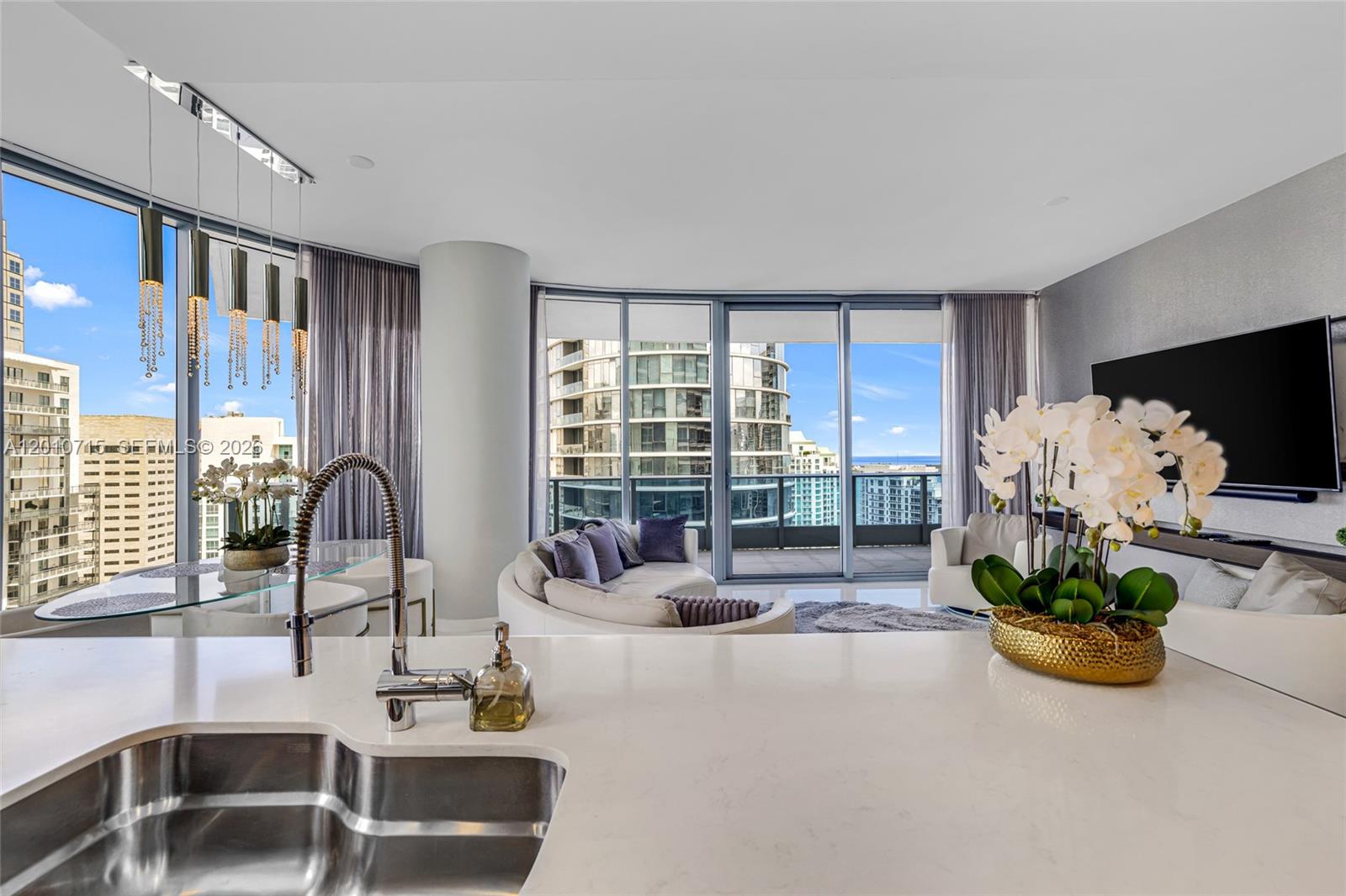 200 Biscayne Blvd Way #4401 Miami, FL 33131