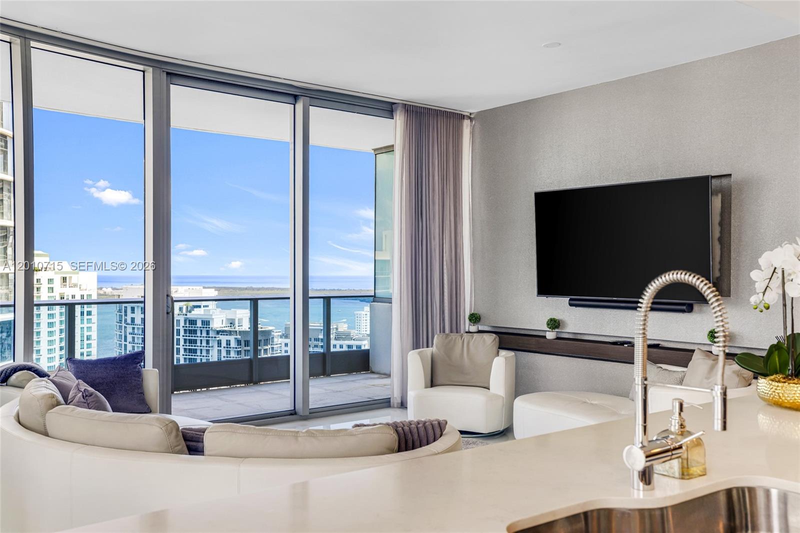200 Biscayne Blvd Way #4401 Miami, FL 33131