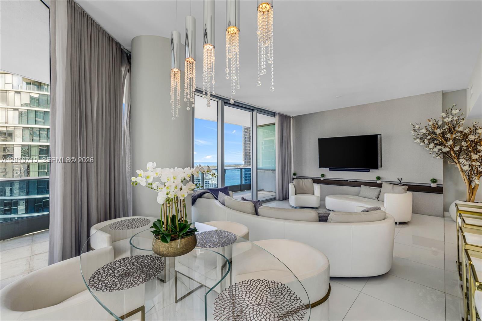 200 Biscayne Blvd Way #4401 Miami, FL 33131