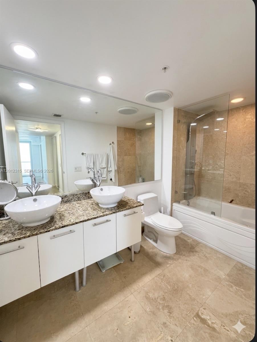 41 SE 5th St #2011 Miami, FL 33131