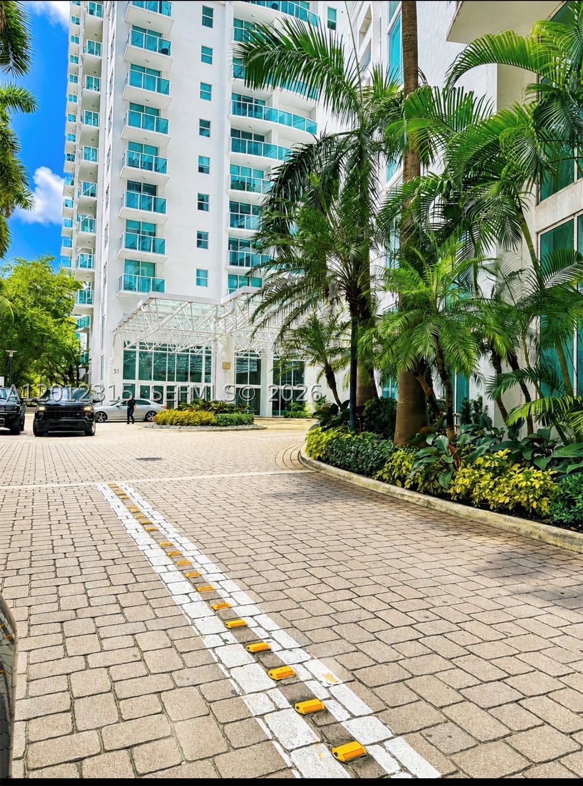 image Brickell on the River South19
