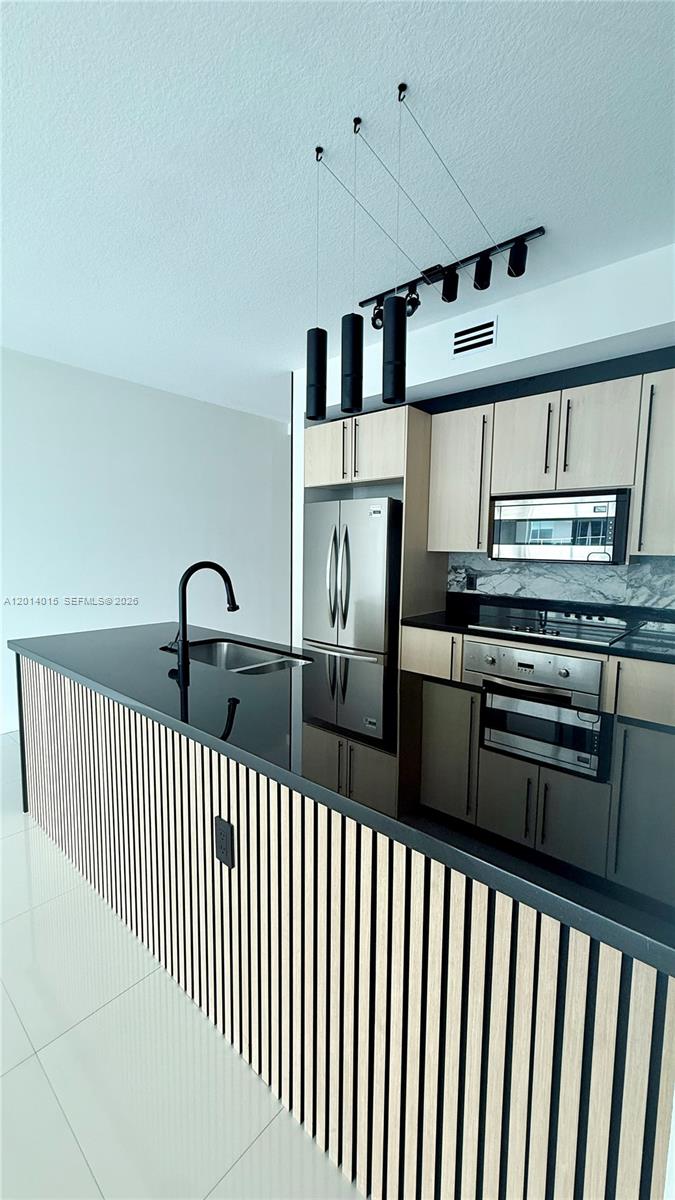 image Axis on Brickell South2