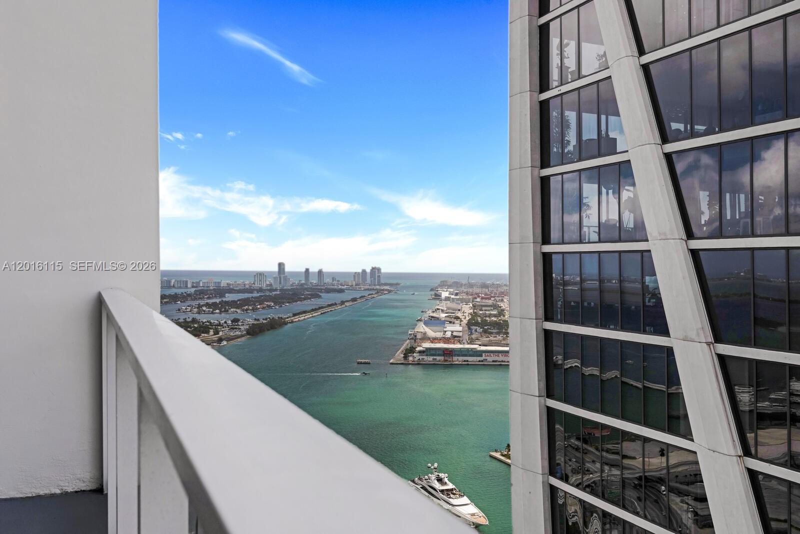 1040 Biscayne Blvd #4208