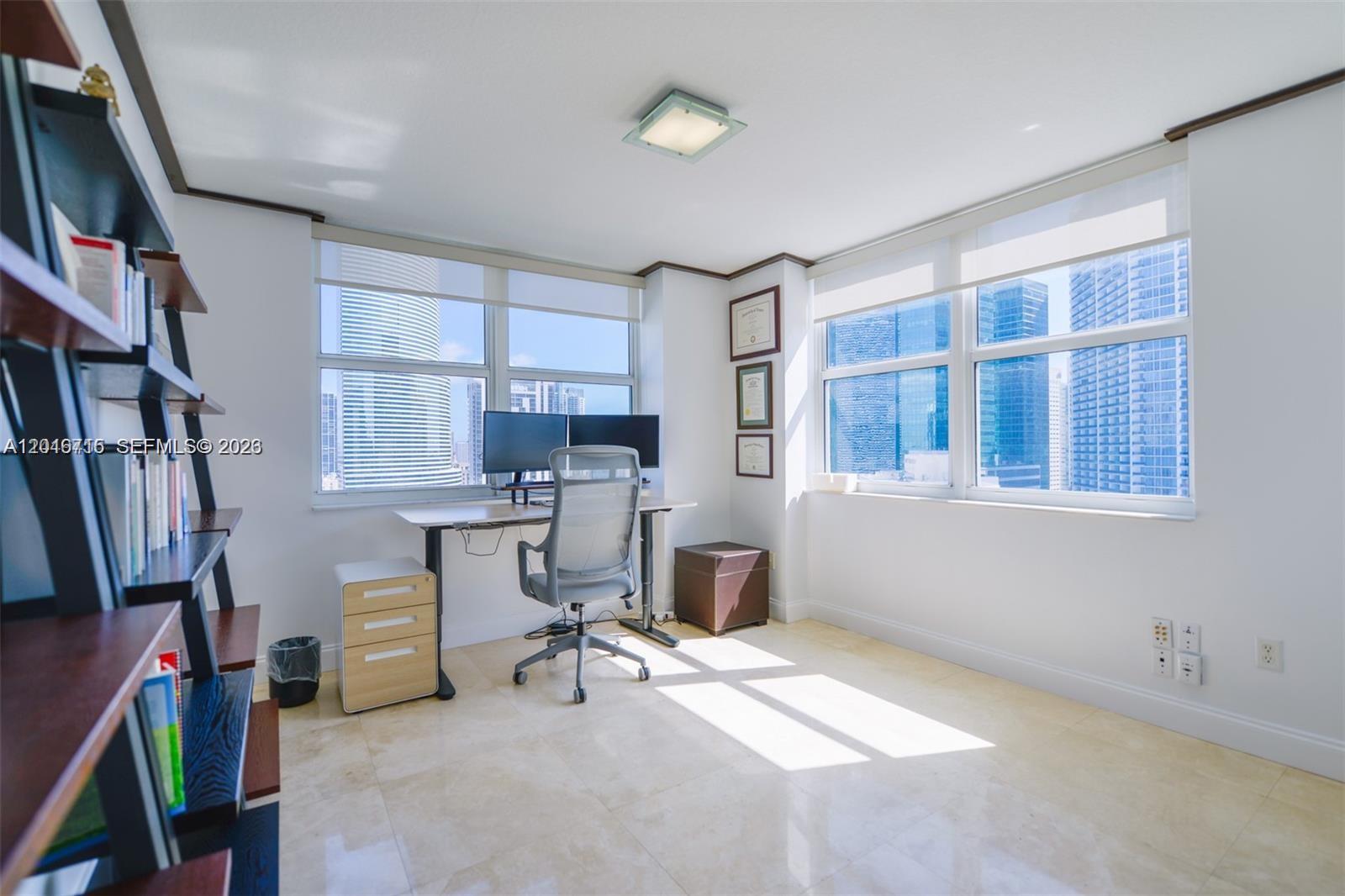 31 SE 5th St #3002 Miami, FL 33131