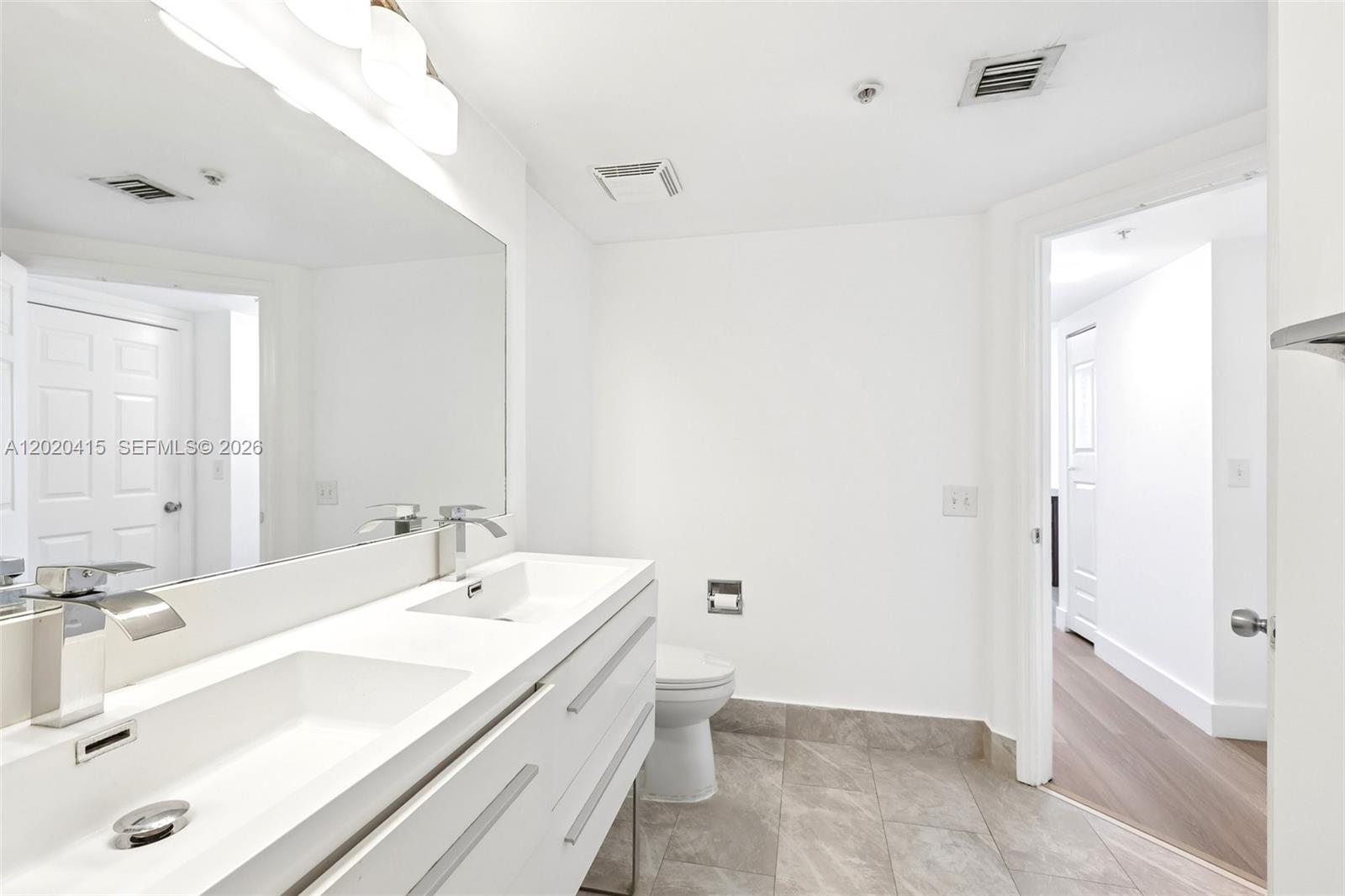 17150 N Bay Rd #2808 Sunny Isles Beach, FL 33160