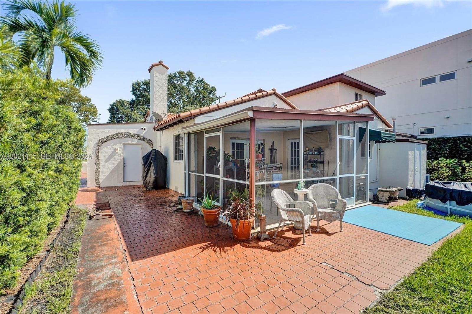 2024 Alton Rd Miami Beach, FL 33140