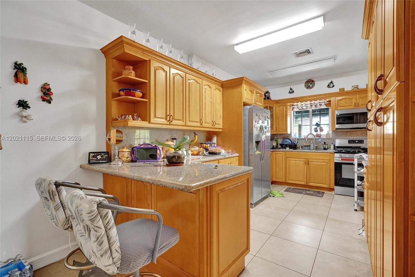 2024 Alton Rd Miami Beach, FL 33140