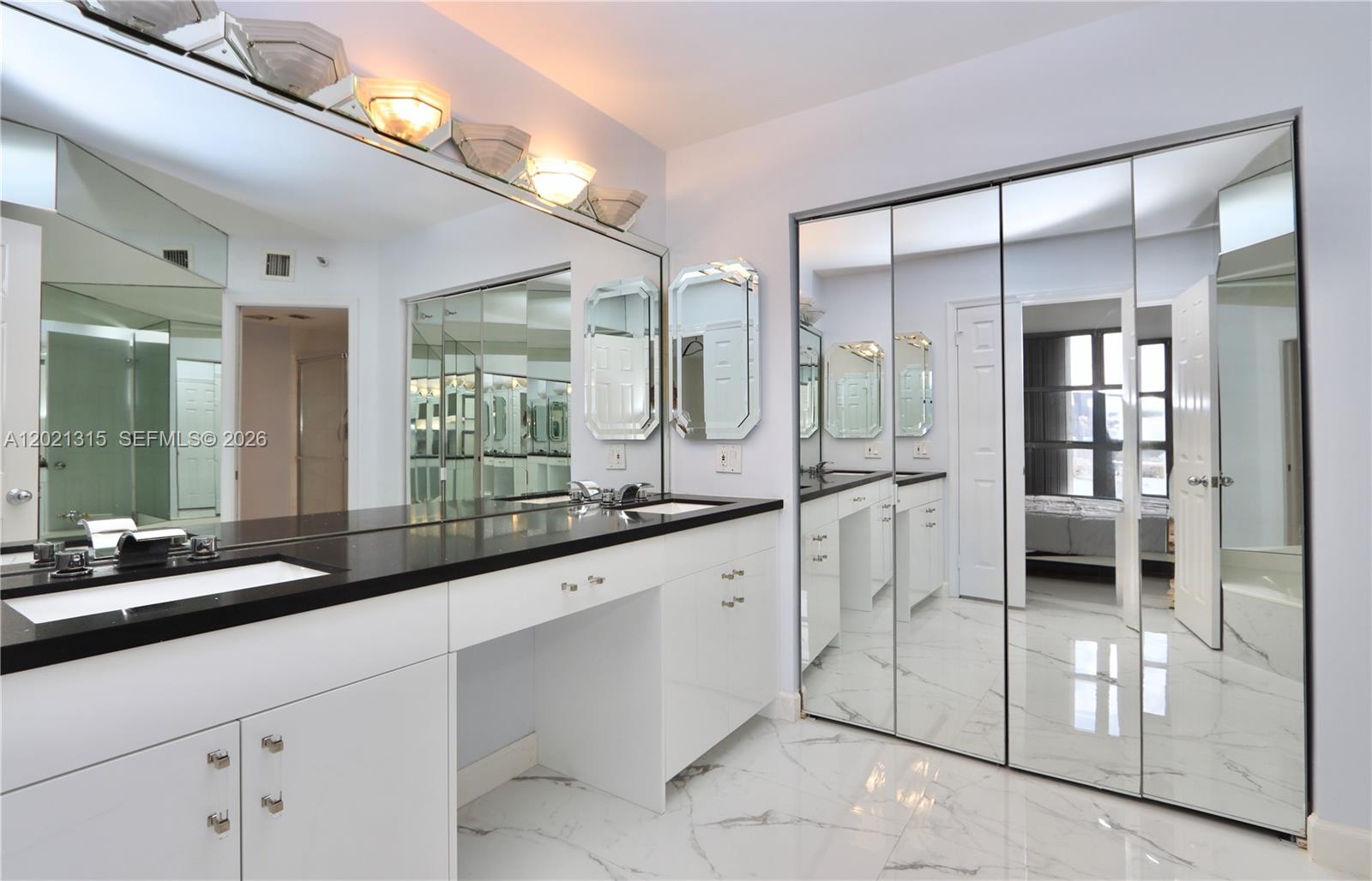 3530 Mystic Pointe Dr #2510 Aventura, FL 33180